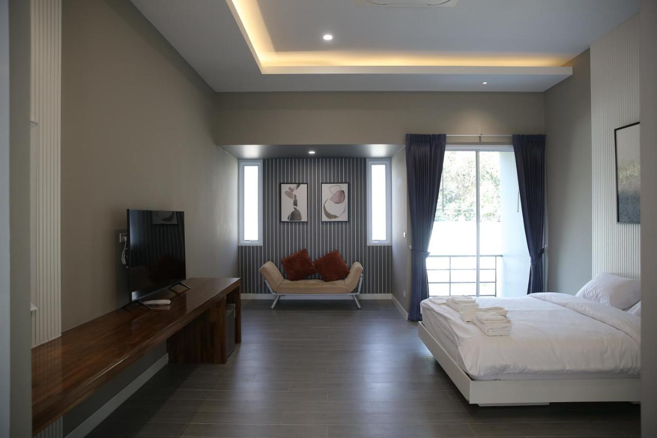 Club45 Hotel Kham Yai Екстериор снимка