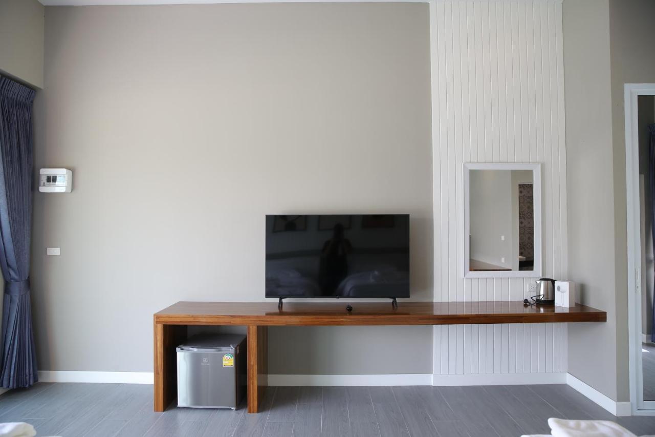 Club45 Hotel Kham Yai Екстериор снимка